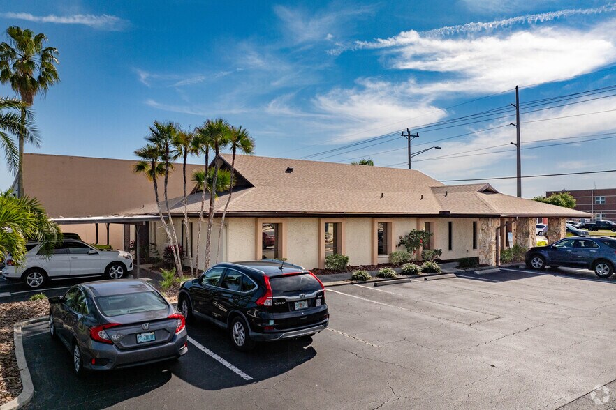 More Photos Of 455 Del Prado Blvd S, Cape Coral Office For Sale