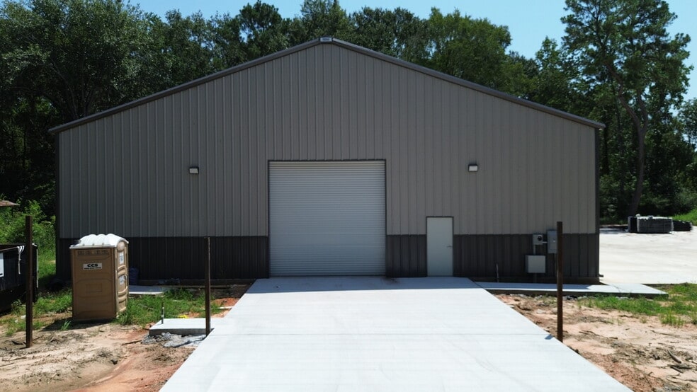 More Photos Of 2314 Wade Cir N, Conroe Warehouse For Sale