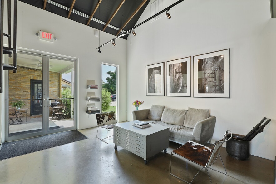 More Photos Of 1007 Folsom St, Dallas Loft Creative Space For Sale