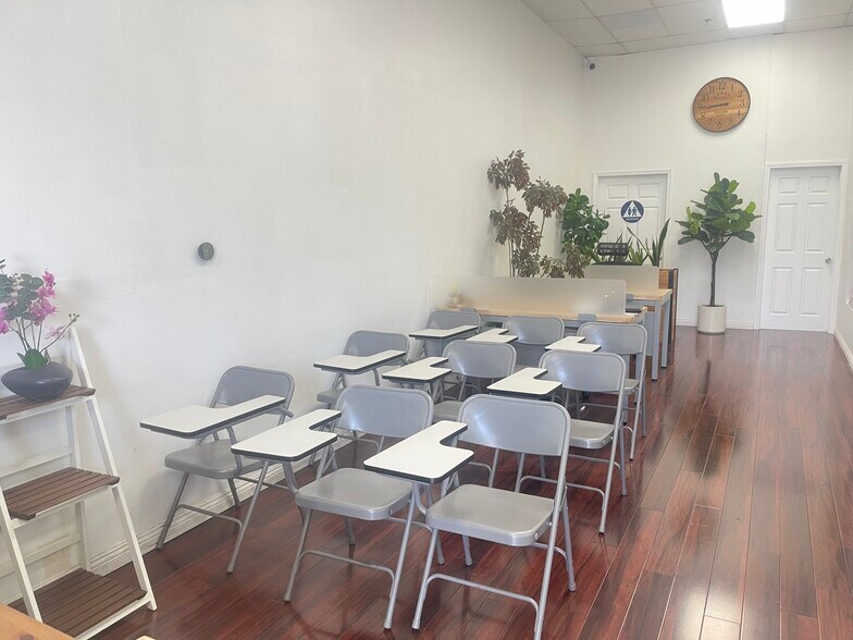 More Photos Of 8342 Garden Grove Blvd, Garden Grove Coworking Space