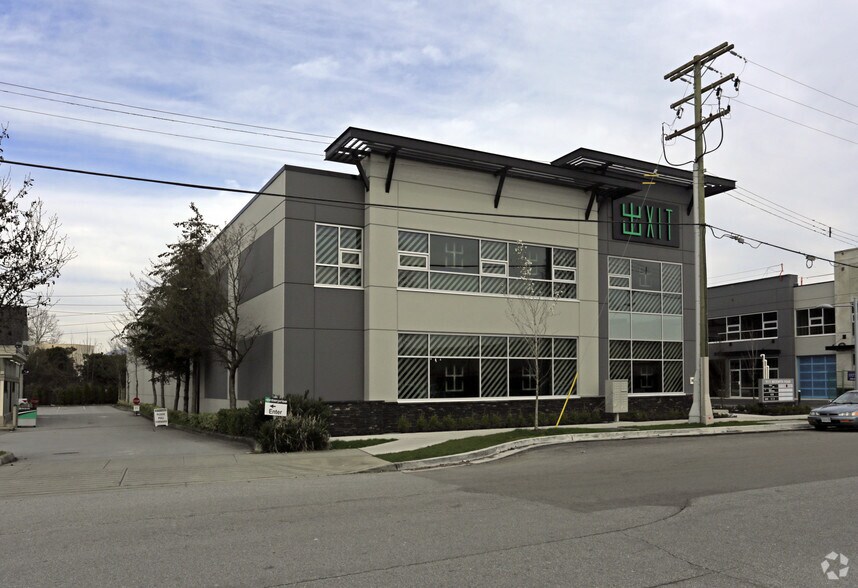 More Photos Of 9111 Beckwith Rd, Richmond Warehouse For Lease