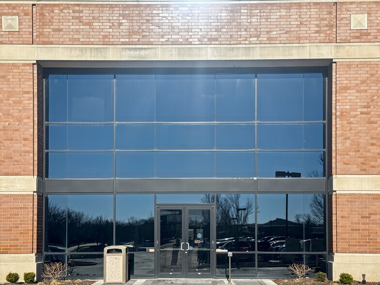 More Photos Of 100 Chesterfield Business Pky, Chesterfield Coworking Space