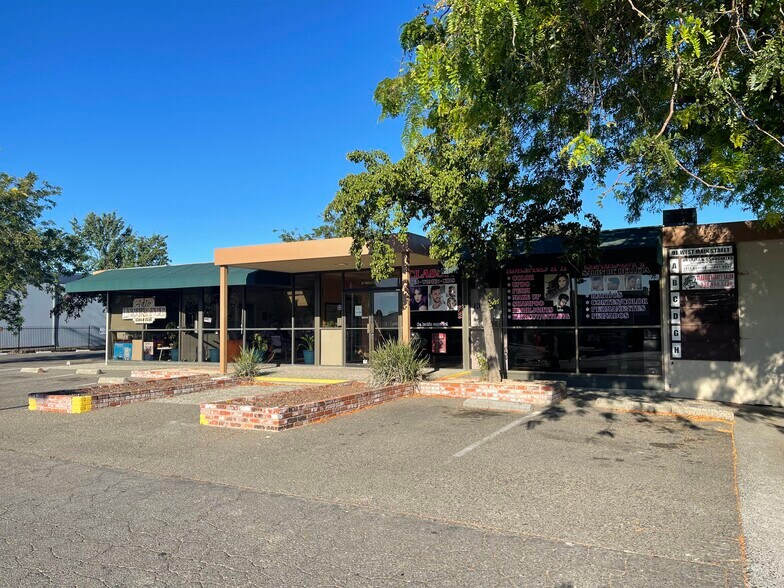 More Photos Of 91-97 W Main St, Woodland Office For Lease