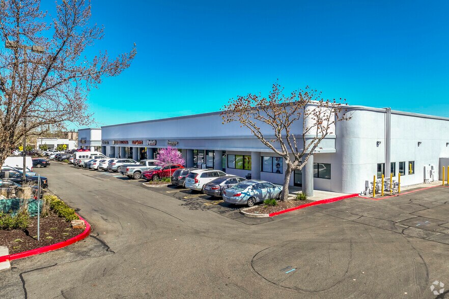 Primary Photo Of 4000-4130 Douglas Blvd, Roseville Unknown For Lease