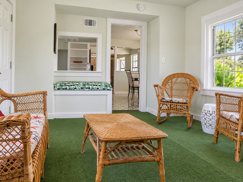 More Photos Of 112 US-290, Ledbetter Hospitality For Sale