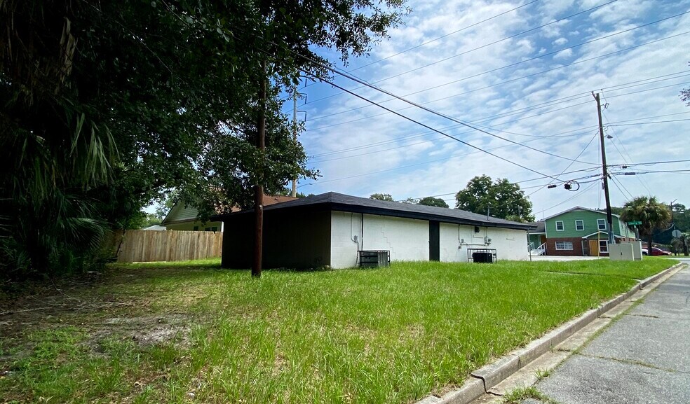 More Photos Of 4307 Liberty Pky, Savannah Daycare Center For Sale