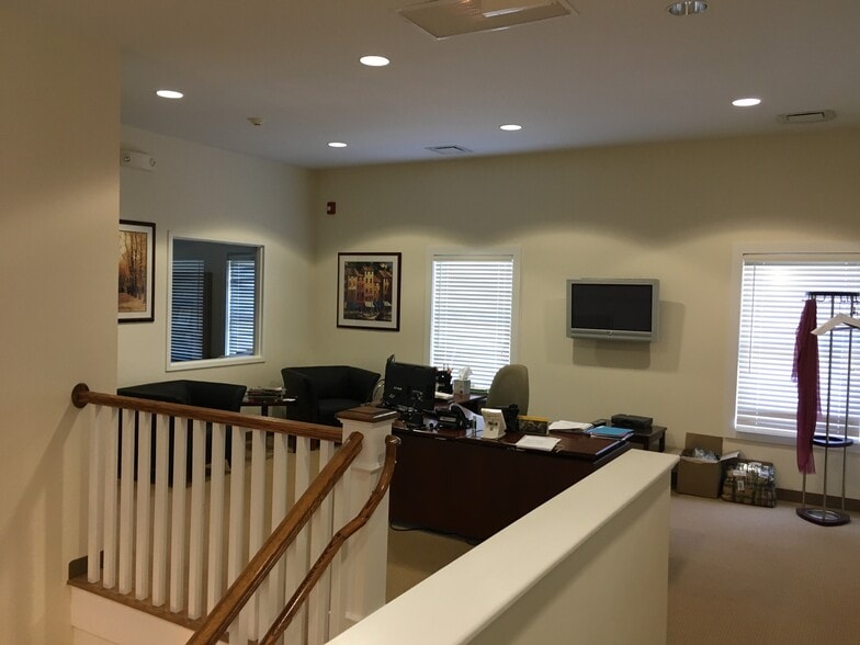 More Photos Of 76 Tokeneke Rd, Darien Office For Sale