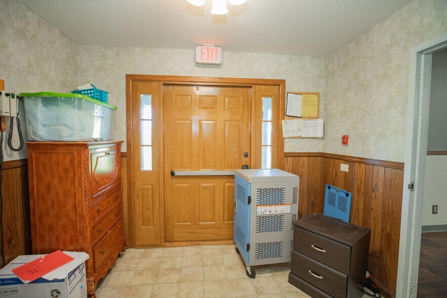 More Photos Of 807 N Briarwood Dr, Bolivar Assisted Living For Sale