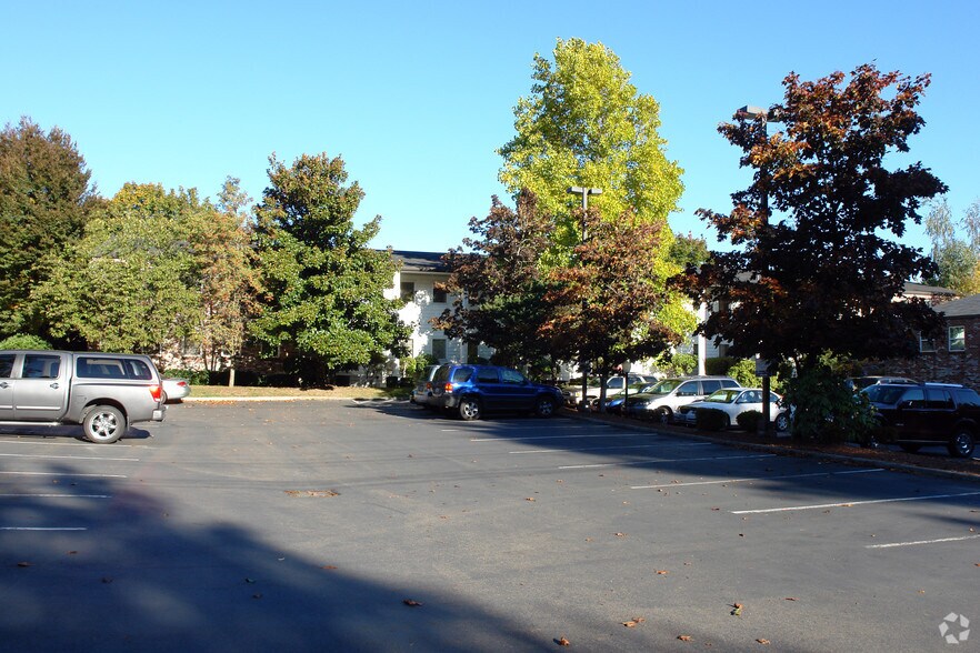 More Photos Of 10211 SW Barbur Blvd, Portland Unknown For Lease