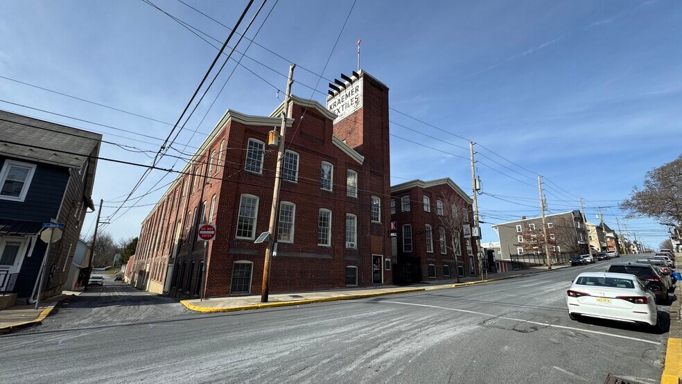 More Photos Of 240 S Main St, Nazareth Flex For Lease