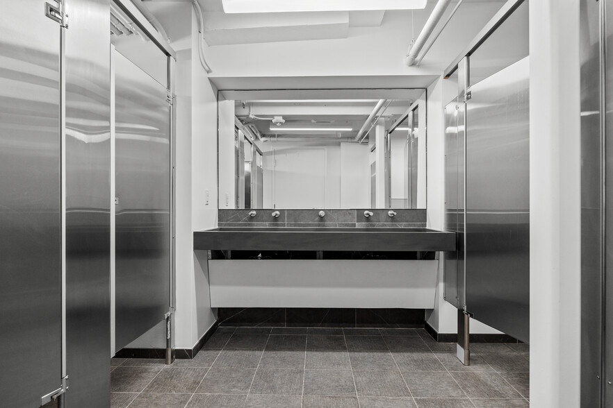 More Photos Of 632 Commercial St, San Francisco Office For Sale