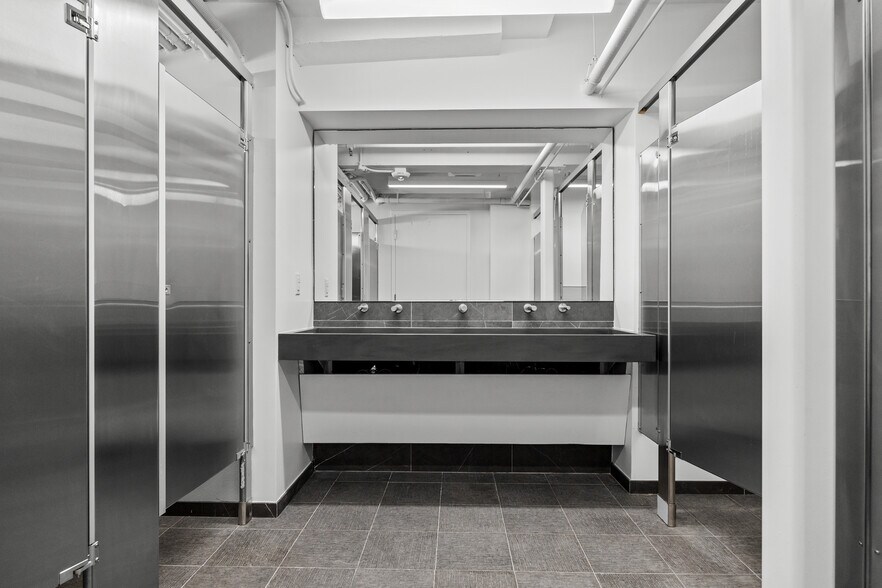 More Photos Of 632 Commercial St, San Francisco Office For Lease