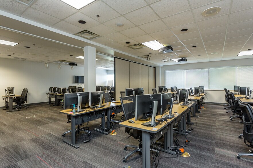 More Photos Of 1450 Technology Dr, Harrisonburg Office For Sale