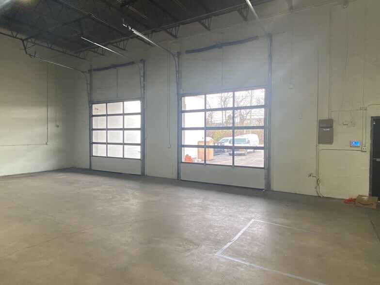 More Photos Of 2949 Armory Dr, Nashville Distribution For Lease