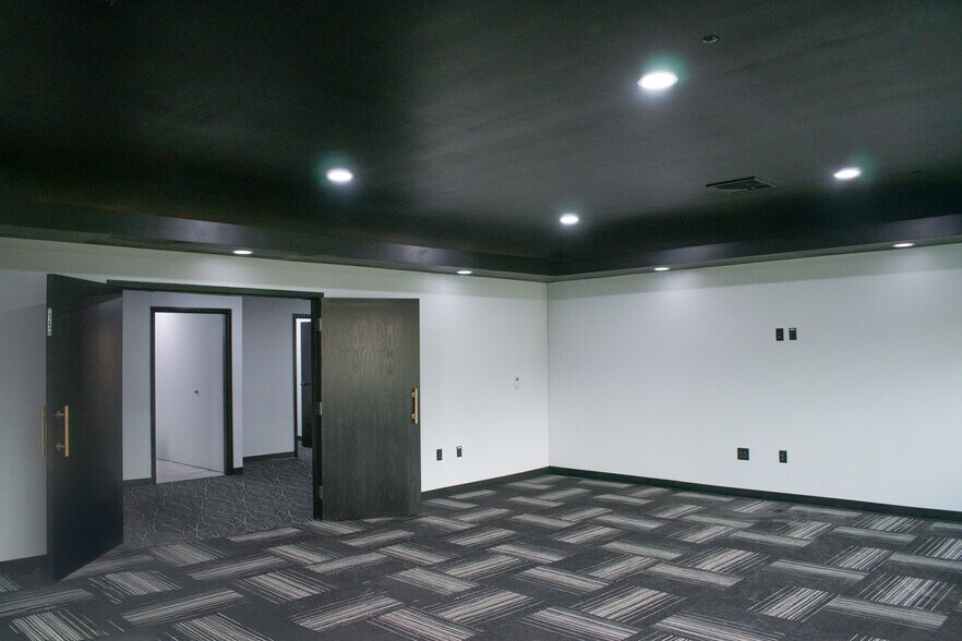 More Photos Of 2000 Corporate Dr, Wexford Office For Lease