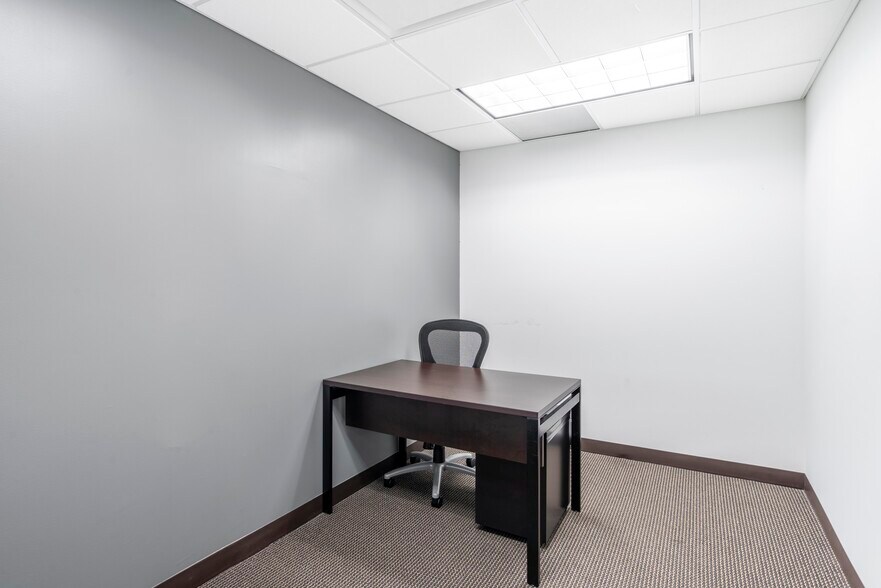 More Photos Of 1129 Northern Blvd, Manhasset Coworking Space