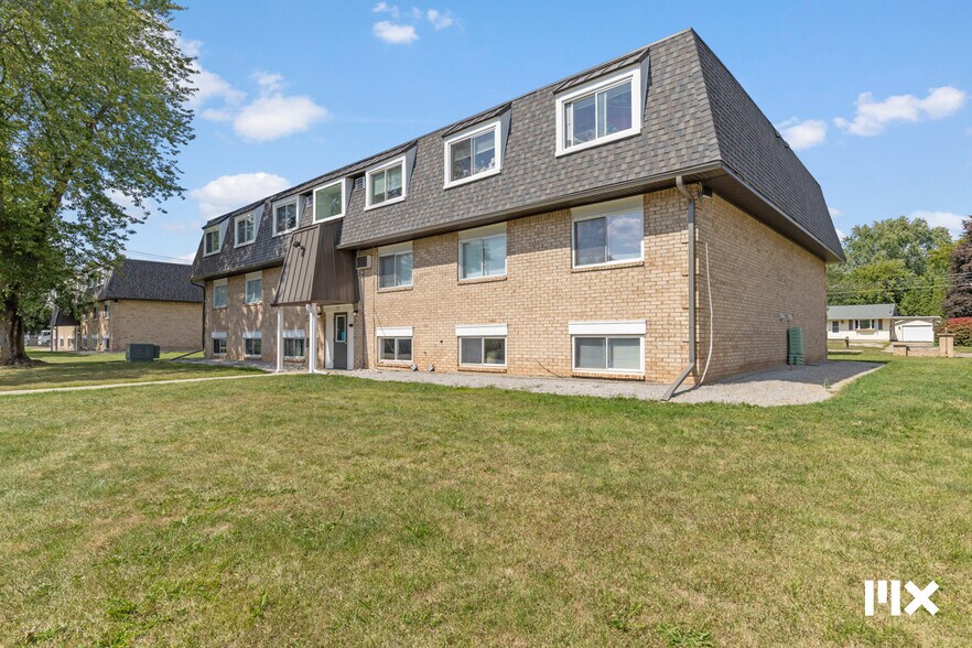 More Photos Of 757 W Shepherd St, Charlotte Apartments For Sale