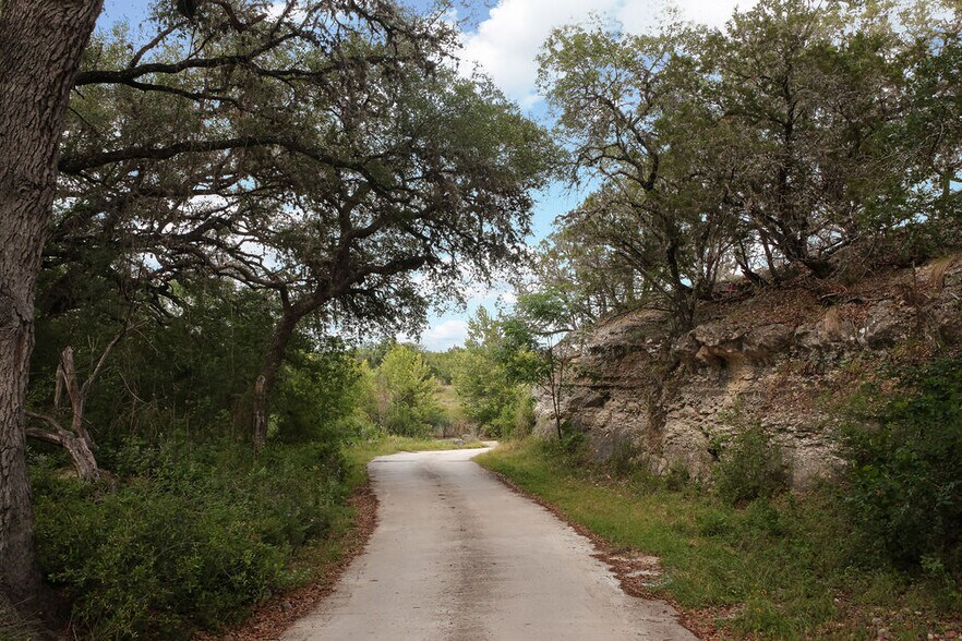 More Photos Of 7070 S US Highway 83, Concan Hotel For Sale