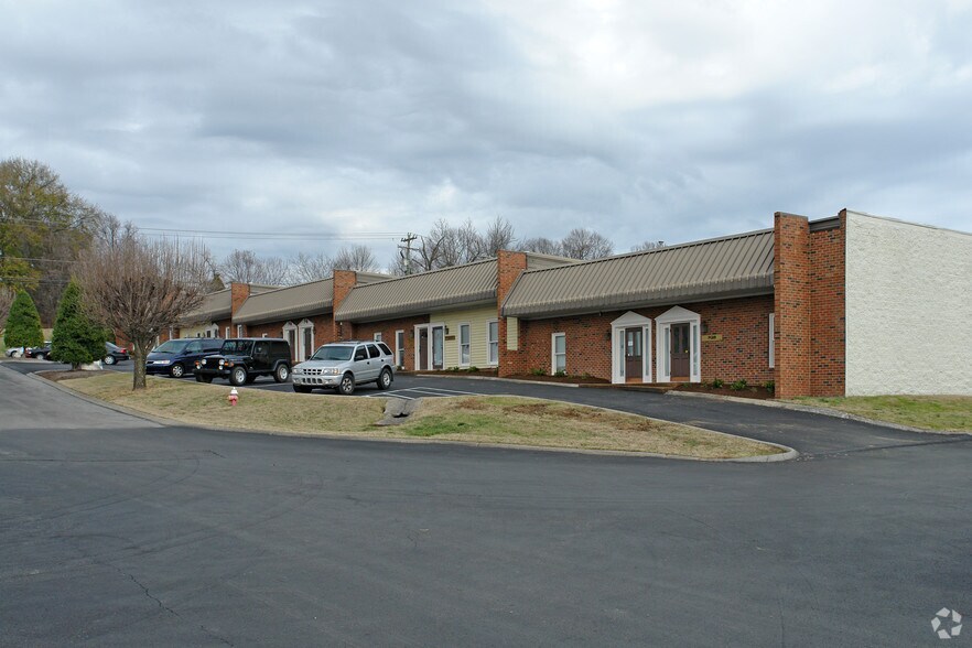Primary Photo Of 1300-1319 Central Ct, Hermitage Office For Lease