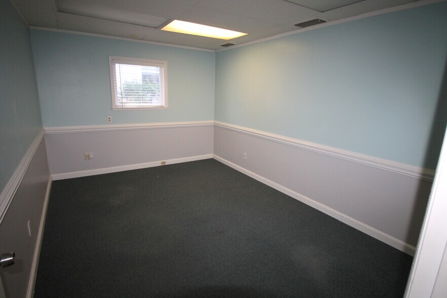 More Photos Of 419 S York St, Gastonia Medical For Sale