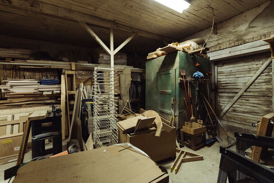 More Photos Of 75 Main St, Maxwell Warehouse For Lease