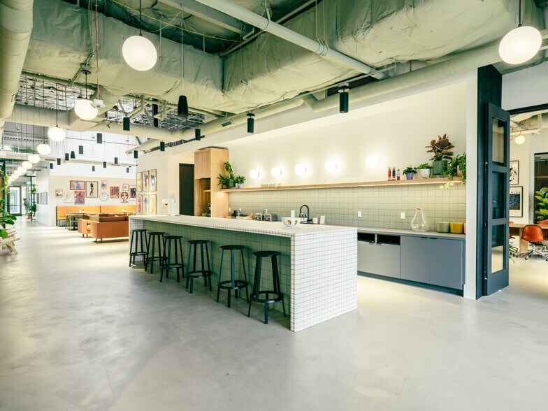 More Photos Of 17190 Bernardo Center Dr, San Diego Coworking Space