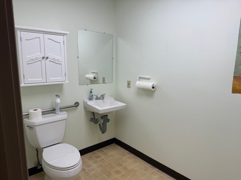 More Photos Of 871 N Hanover St, Pottstown Freestanding For Lease