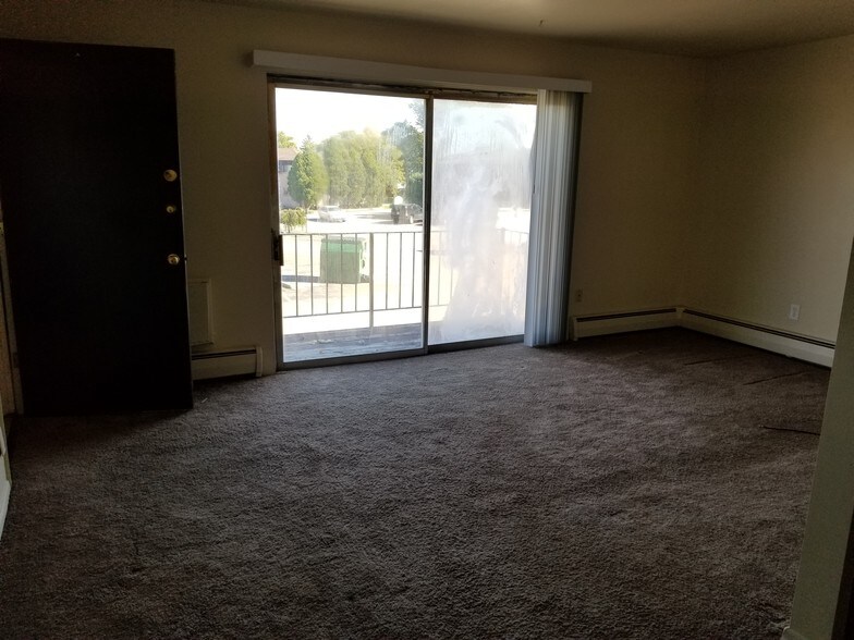 930 Goddard Rd, Lincoln Park, MI 48146 Apartments For Sale