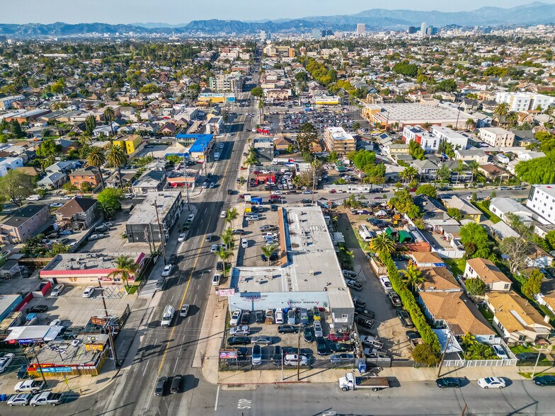 More Photos Of 3550 S Western Ave, Los Angeles General Retail For Sale