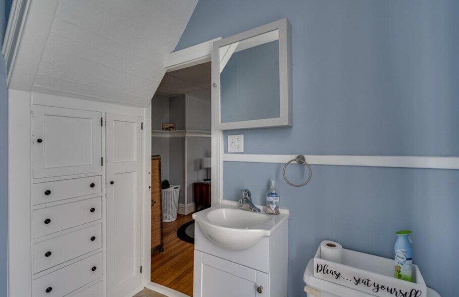 More Photos Of 16 Bethune St, Alexandria Bay Marina For Sale