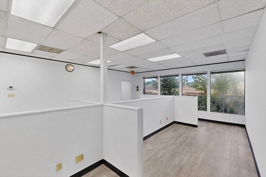 More Photos Of 8870 Business Park Dr, Austin Loft Creative Space For Lease