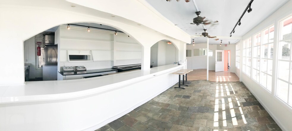 More Photos Of 3036 Waialae Ave, Honolulu Restaurant For Sale