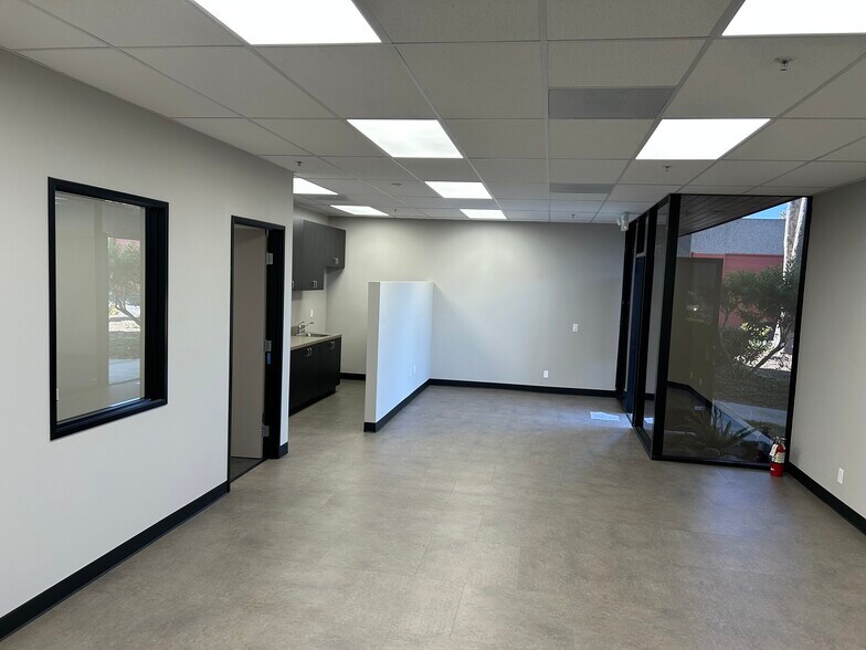 More Photos Of 671 Via Alondra, Camarillo Flex For Lease