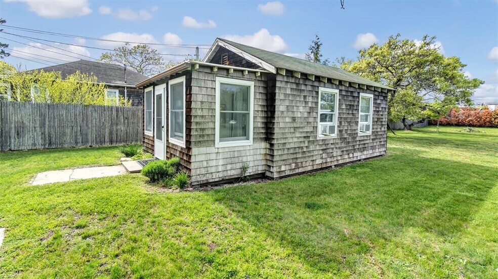 More Photos Of 18 N Shore Rd, Montauk Apartments For Sale