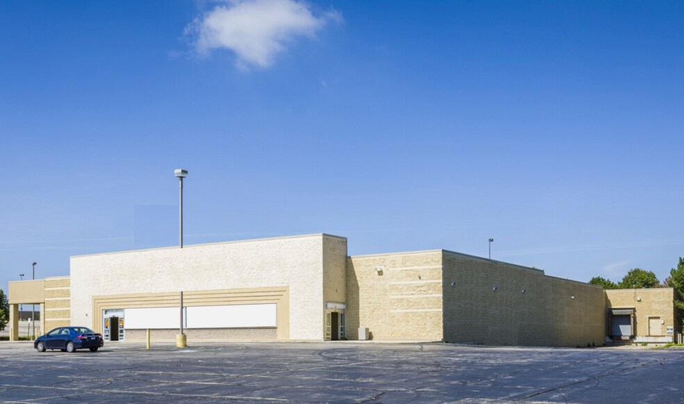 More Photos Of 3880 E Main St, St Charles Freestanding For Lease