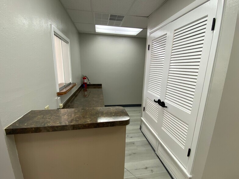 More Photos Of 1401 Applewood Dr, Dalton Medical For Lease