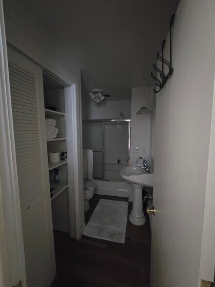 More Photos Of 813 W Berry St, Fort Wayne Apartments For Sale