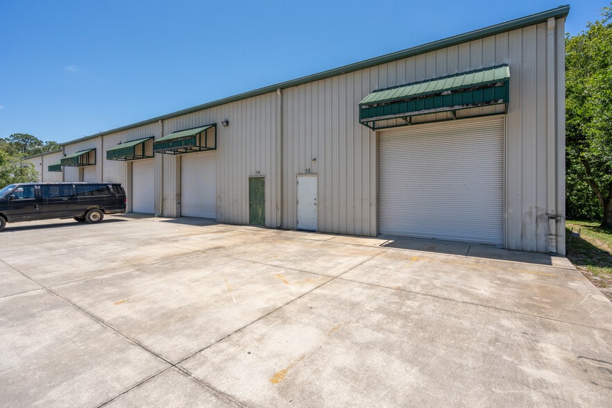 More Photos Of 56 S Dixie Hwy, Saint Augustine Warehouse For Lease
