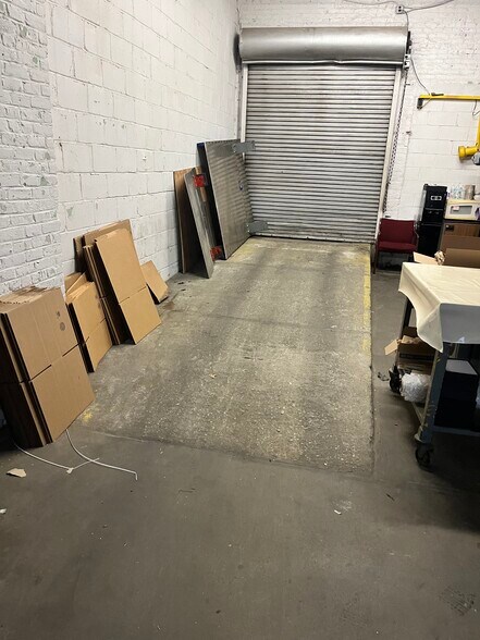 More Photos Of 65 E 2nd St, Mineola Warehouse For Lease