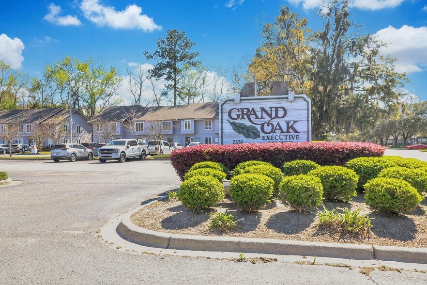 Primary Photo Of 7370 Hodgson Memorial Dr, Savannah Office For Sale