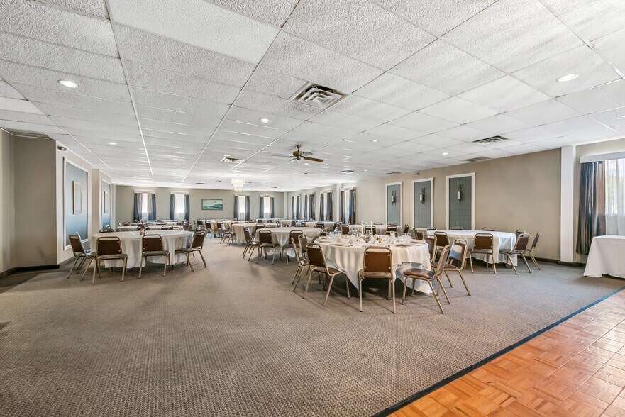 More Photos Of 9494 Riverton Rd, Bangor Restaurant For Sale
