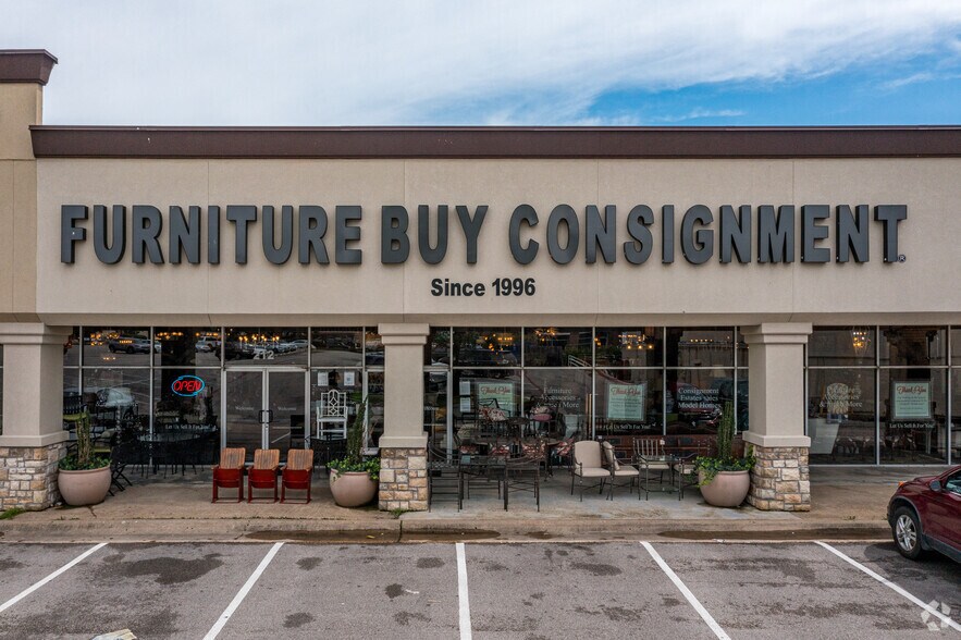 More Photos Of 11722 Marsh Ln, Dallas Storefront For Lease