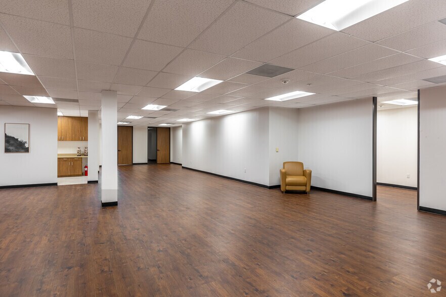 More Photos Of 13465 Midway Rd, Farmers Branch Coworking Space
