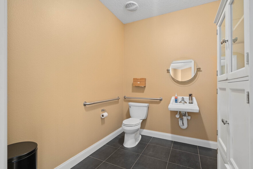 More Photos Of 3217 Corrine Dr, Orlando Office For Sale