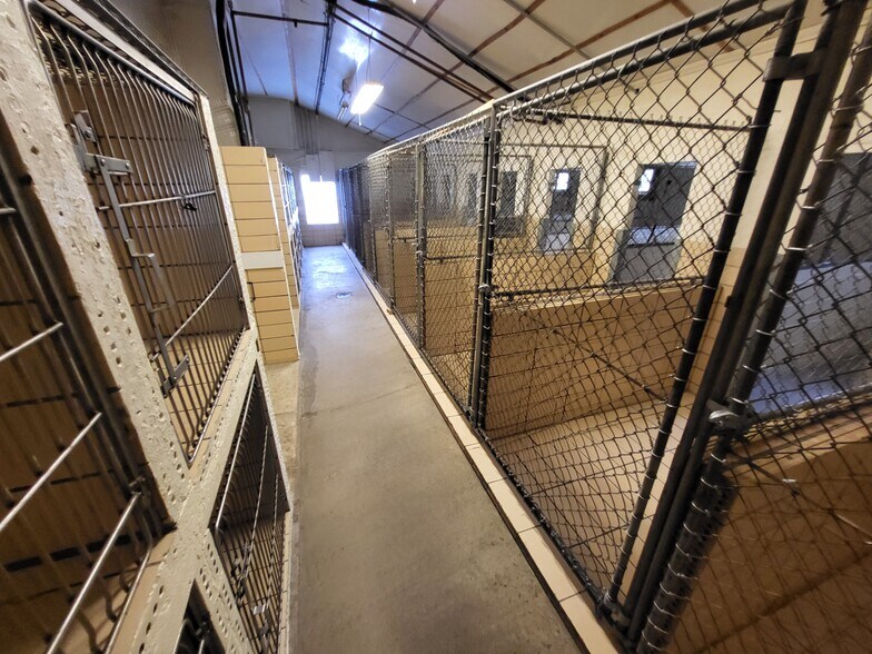 More Photos Of 320 Glebe Rd, Easton Office For Sale