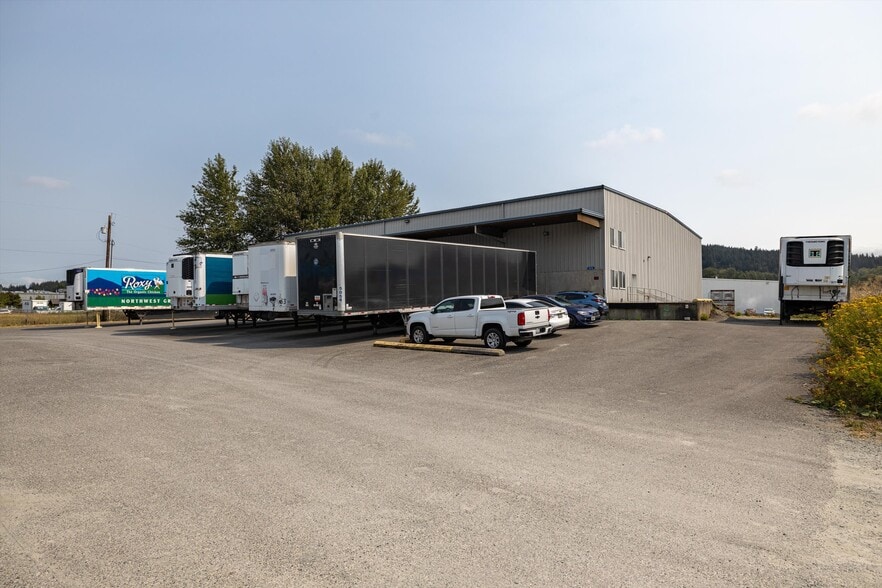 More Photos Of 3616 Old Highway 99 S Rd, Mount Vernon Distribution For Sale