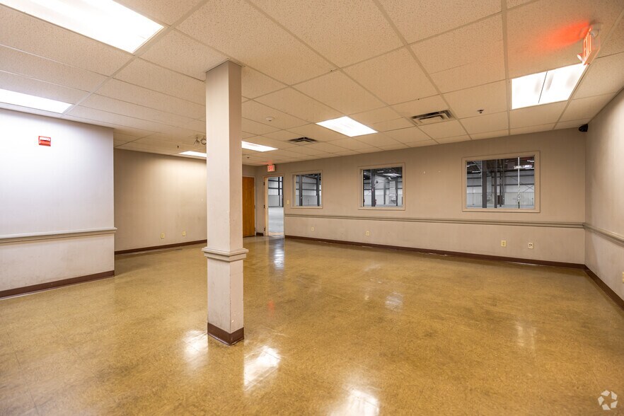 More Photos Of 1205-1227 Barberry Dr, Janesville Manufacturing For Sale