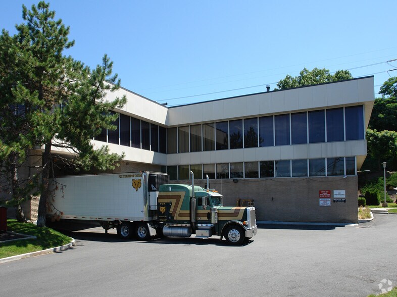 More Photos Of 525 Executive Blvd, Elmsford Light Manufacturing For Lease