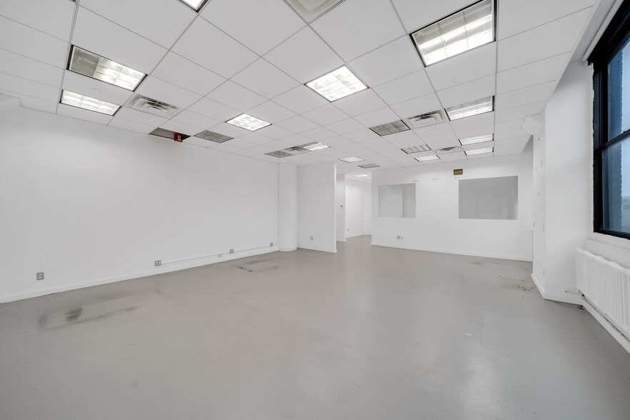 More Photos Of 535-547 W 45th St, New York Loft Creative Space For Lease