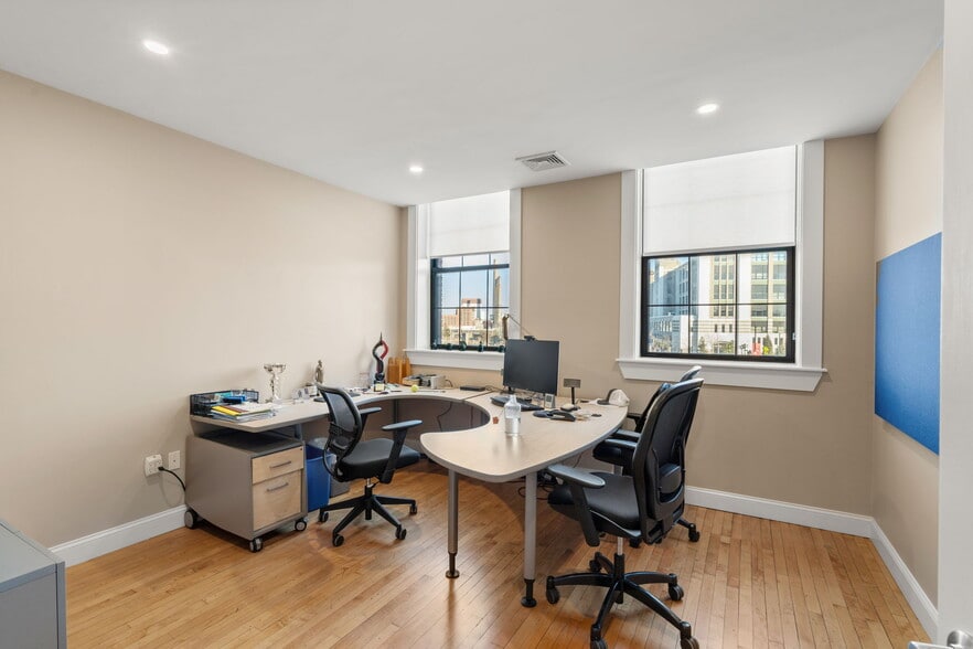 More Photos Of 24 Cambridge St, Charlestown Loft Creative Space For Sale